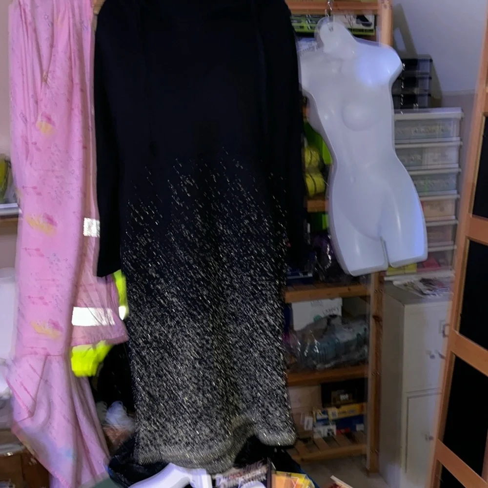 HP🎉Hoodie Dress - Black & Gold Ombre - Picture 5 of 9